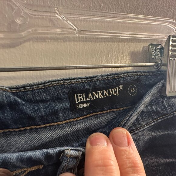 BLANKNYC Skinny Jeans with Oil-Rubbed Contrast - Picture 2 of 4